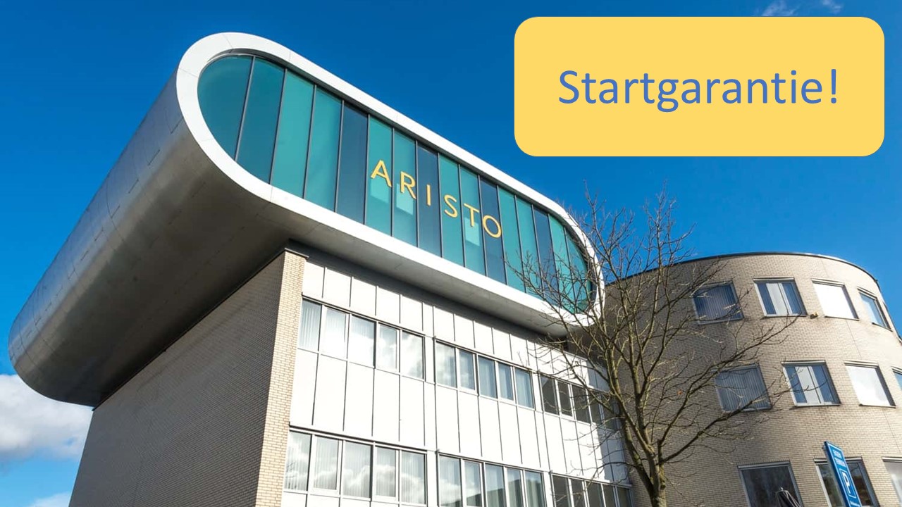 Gebouw van Aristo Lunetten met een tekst "Startgarantie"